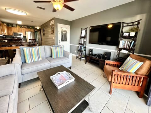 Living Room - Entertainment w/60" Smart TV, Bluray & bluetooth
