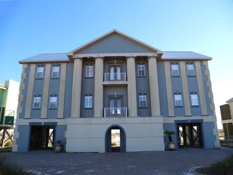 Exquisite 6 bedroom Beach Front home.