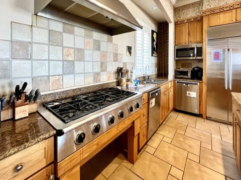 Gas operated stove top - easily control the temp!