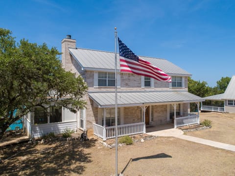 CL 1105H Endless Tranquility House in Canyon Lake
