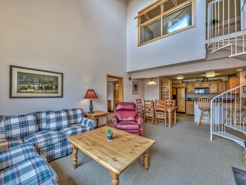 Luxury 2Br + loft, Lodge at Kirkwood – Unbeatable Location Apartment in Kirkwood