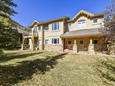 Larson Lane 217 Exterior