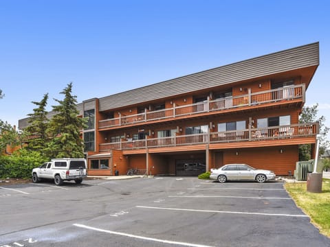 Cedar Lodge Condominiums