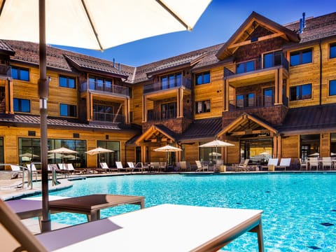 Luxury 2Br Residence steps from Heavenly Village & Gondola Apartment in Stateline