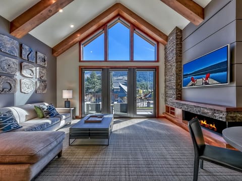 Luxury 2Br Residence steps from Heavenly Village & Gondola Apartment in Stateline