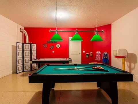 Sunshine Home in Solterra Perfect For Your Family! House in Davenport