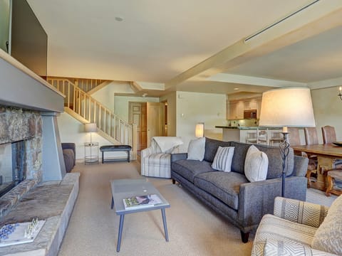 Amazing 2 Br Unit in Beaver Creek at the Pines Lodge Apartment in Beaver Creek