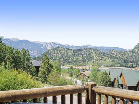 Horsetooth Peak 26C - a SkyRun RMNP Property - Horsetooth Peak 26C - Panoramic rocky mountain views from the condo's deck.