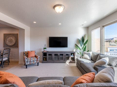 Under Par on 18 Villa in St George