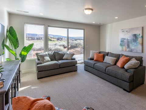 Under Par on 18 Villa in St George