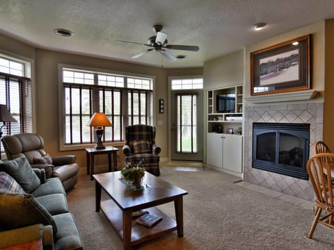 Unit 411A 1 BD/ 1 BA condo Apartment in Wisconsin