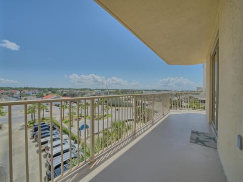 Cozy Condominium with Astonishing View from Spacious Balcony - Unit 0401 Apartment in Upper Grand Lagoon