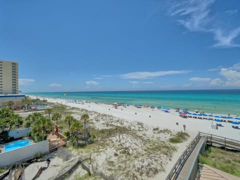 Cozy Condominium with Astonishing View from Spacious Balcony - Unit 0401 Apartment in Upper Grand Lagoon