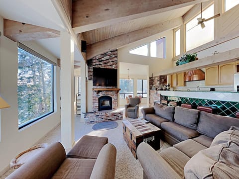 Slopeside Penthouse with Sweeping Views