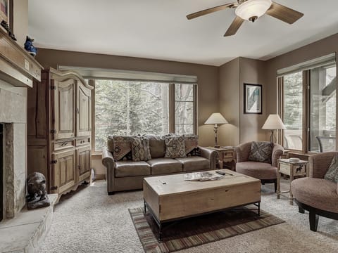 Cozy 2BR Condo - Walk to Chairlift! Apartment in Edwards