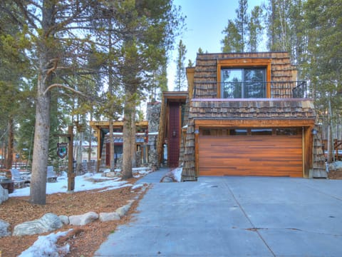 Enjoy the convenience of the ski-in condo that sits across the street from lift - Arrow Darrow Breckenridge Vacation Rental