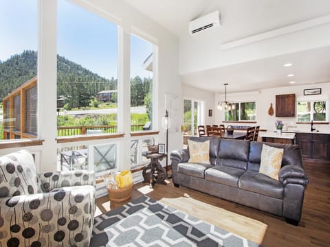 Hawkeye Ridge -- 20-NCD0349 - a SkyRun RMNP Property - Hawkeye Ridge - Welcome to this charming home!