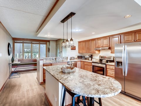 Spacious and Modern 2Br Premier- The Pines Apartment in Keystone