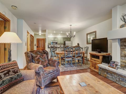 Townsend Place 2BR Condo with Ski In, Ski Out Access Apartment in Beaver Creek