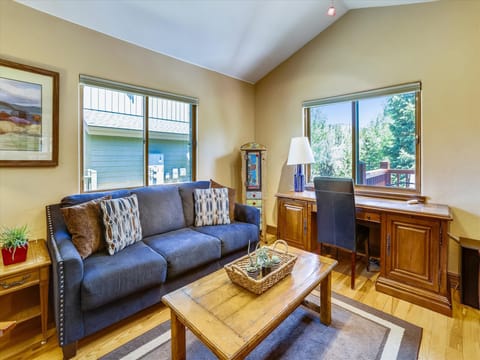 Living Area - Highland Greens Comfort - Breckenridge Vacation Rental