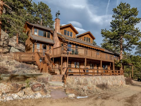 Bishop's Retreat -- 20-NCD0237 - a SkyRun RMNP Property - Bishop's Retreat - The expansive log exterior of Bishop's Retreat beckons you into the ultimate Rocky Mountain getaway home.