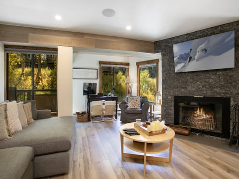 1650 Fallridge 103-002
