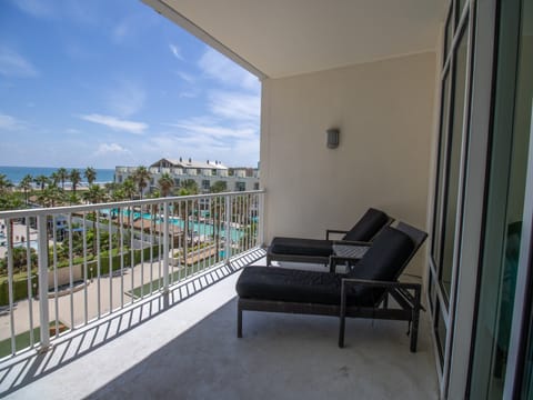 Welcome to Sapphire #403, your own little slice of paradise!