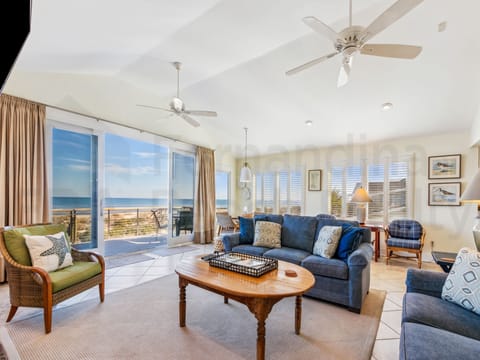 Living Area/Ocean View/Upstairs