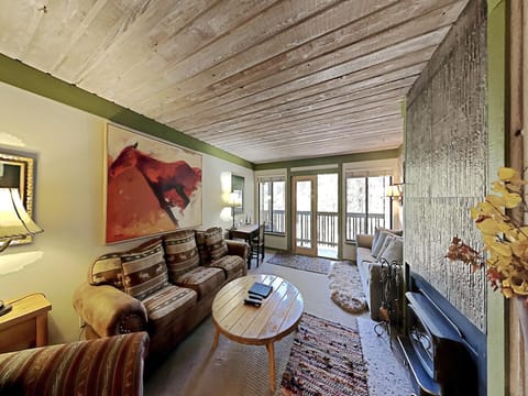 Slopeside Condo With Spacious Living