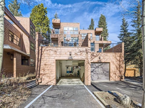 Cabin Creek Exterior