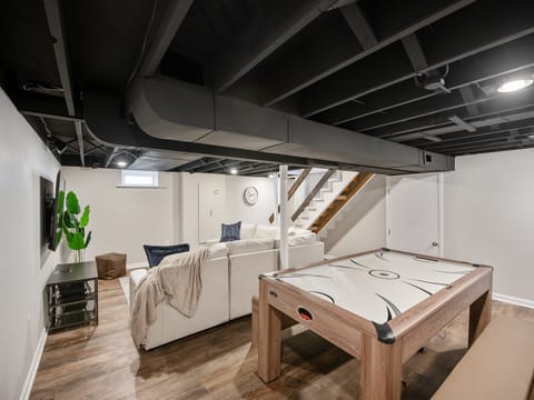 Ding, ding, ding!! Drop the puck. Or convert and play some ping pong. Or layout the table top for the game day buffet.