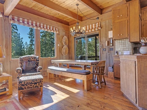 The dining area and living area of this home are combined great for entertaining and on the main level of the split level home.
