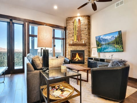 Nestled in the heart of Canyons Resort, this stunning condo offers modern design and unbeatable access to the slopes. Enjoy a stone fireplace, Smart TV, and community pool/hot tub amenities for a perfect retreat.