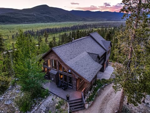 Stunning Mountain Retreat in Grand Lake with all of your Amenities