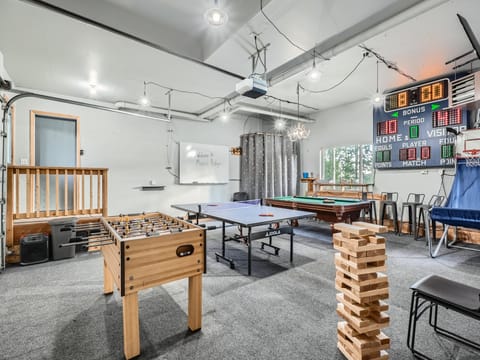 Large Game room with Pool, ping pong, Foose ball Janga and Scoreboard