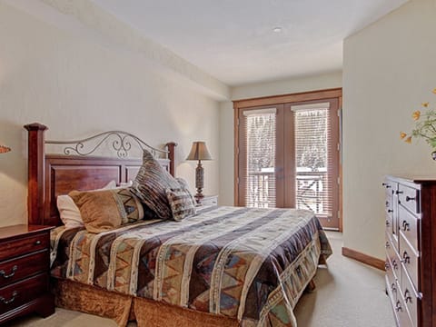 Cirque 3 Bedroom + Loft Condo #302 Apartment in Copper Mountain