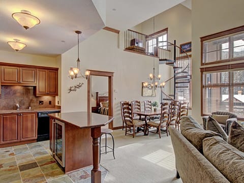 Cirque 3 Bedroom + Loft Condo #302 Apartment in Copper Mountain