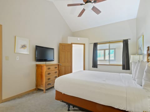 Foxpine 4 Bedroom Condo #306/308 Apartment in Copper Mountain