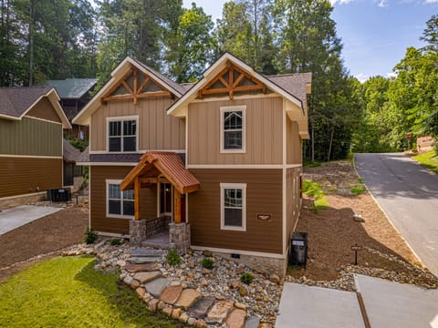 smoky-pines-chalet-1