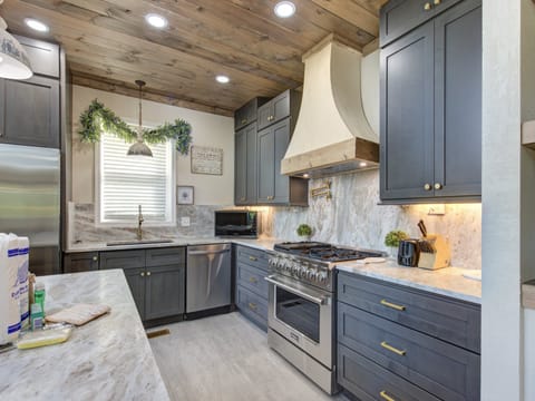Newly Remodeled Kitchen.