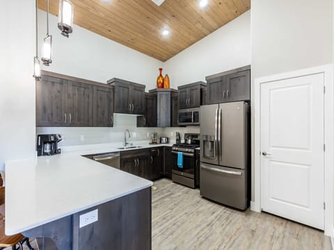 1592046d-b049-4e65-8700-50f18ac05631