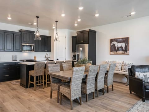 Dining Kitchen