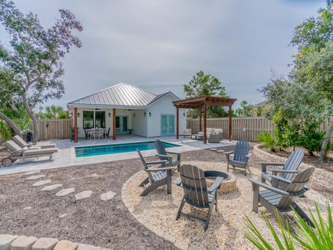 Private Pool and Backyard Lounge Space