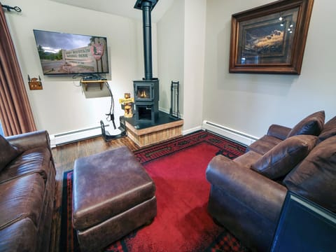Living Room with Gas Fireplace