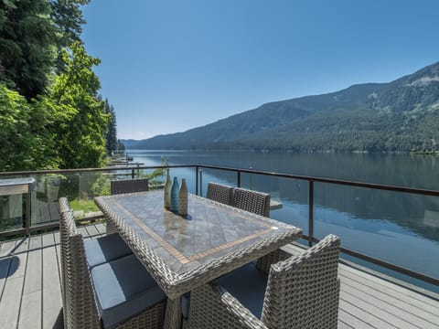 Located on Lake Wenatchee