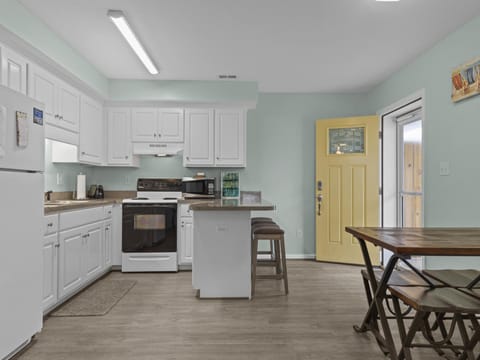 Kitchen/Entry Way