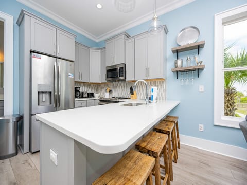 West Side Cottage U-11