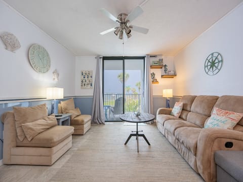 Gulf Shores Surf & Racquet 202B Gulf Shores, Alabama, lagoon view, 2 bedroom condominium on the 2nd floor
