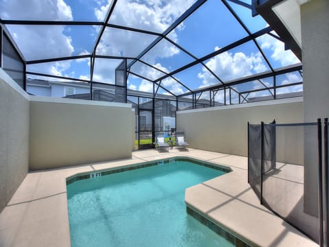 Private splash pool