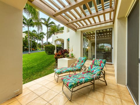 Comfortable seating on the private lanai